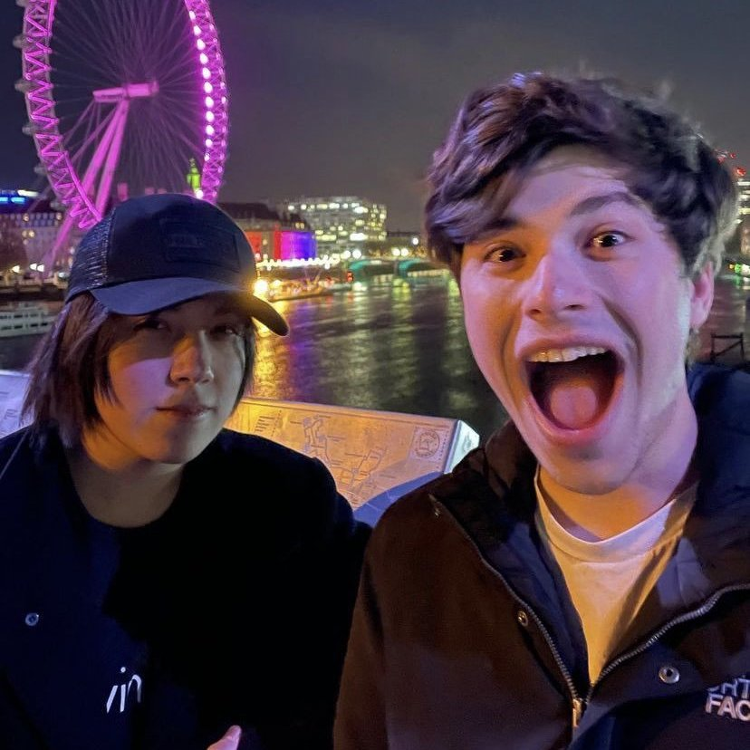 Hourlyqnf's tweet photo. ERM HELLO ARE WE GETTING QNF MEET UP HERE IDK WHAT TO THINK!?!?!?!?!?!?!?! https://t.co/P272q7lJiT