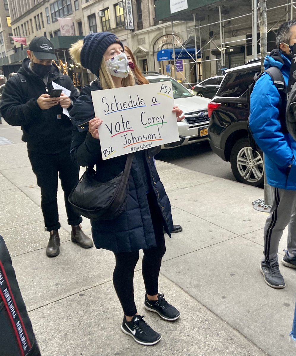 DennisGault's tweet photo. Do the right thing Speaker Corey Johnson @NYCSpeakerCoJo! Please schedule the vote for Intro 2374 so we can lower class size. It’s a safety matter. @1_uft @ClassSizeMatter @BrigetRein @aliceoneil @b_alter #smallerclasssize #District1 https://t.co/BronYrOXQM