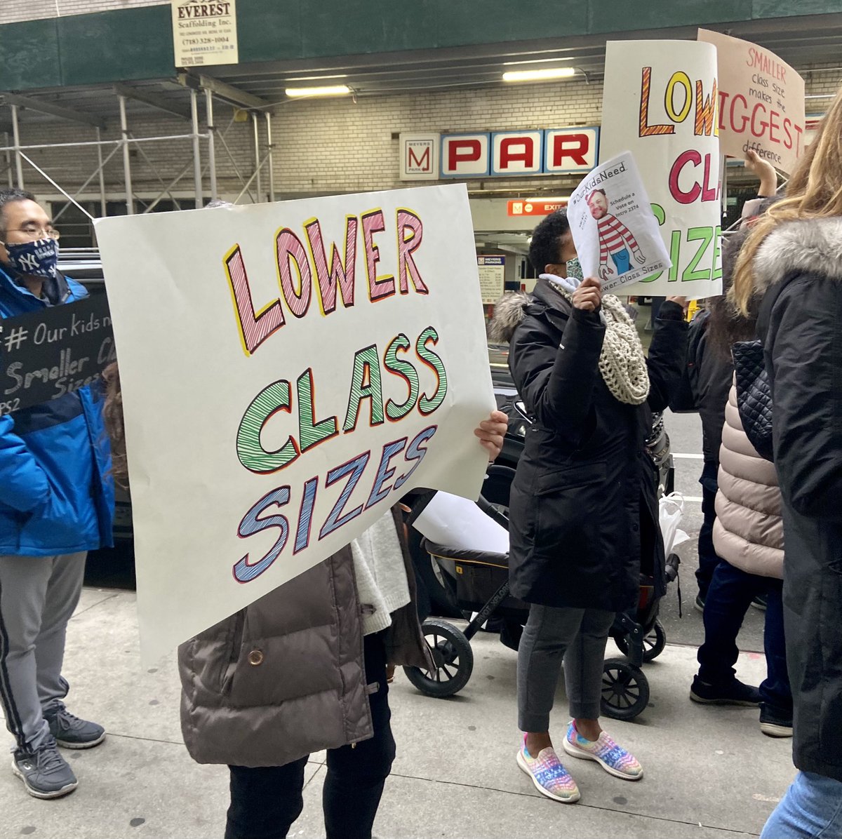 DennisGault's tweet photo. Do the right thing Speaker Corey Johnson @NYCSpeakerCoJo! Please schedule the vote for Intro 2374 so we can lower class size. It’s a safety matter. @1_uft @ClassSizeMatter @BrigetRein @aliceoneil @b_alter #smallerclasssize #District1 https://t.co/BronYrOXQM