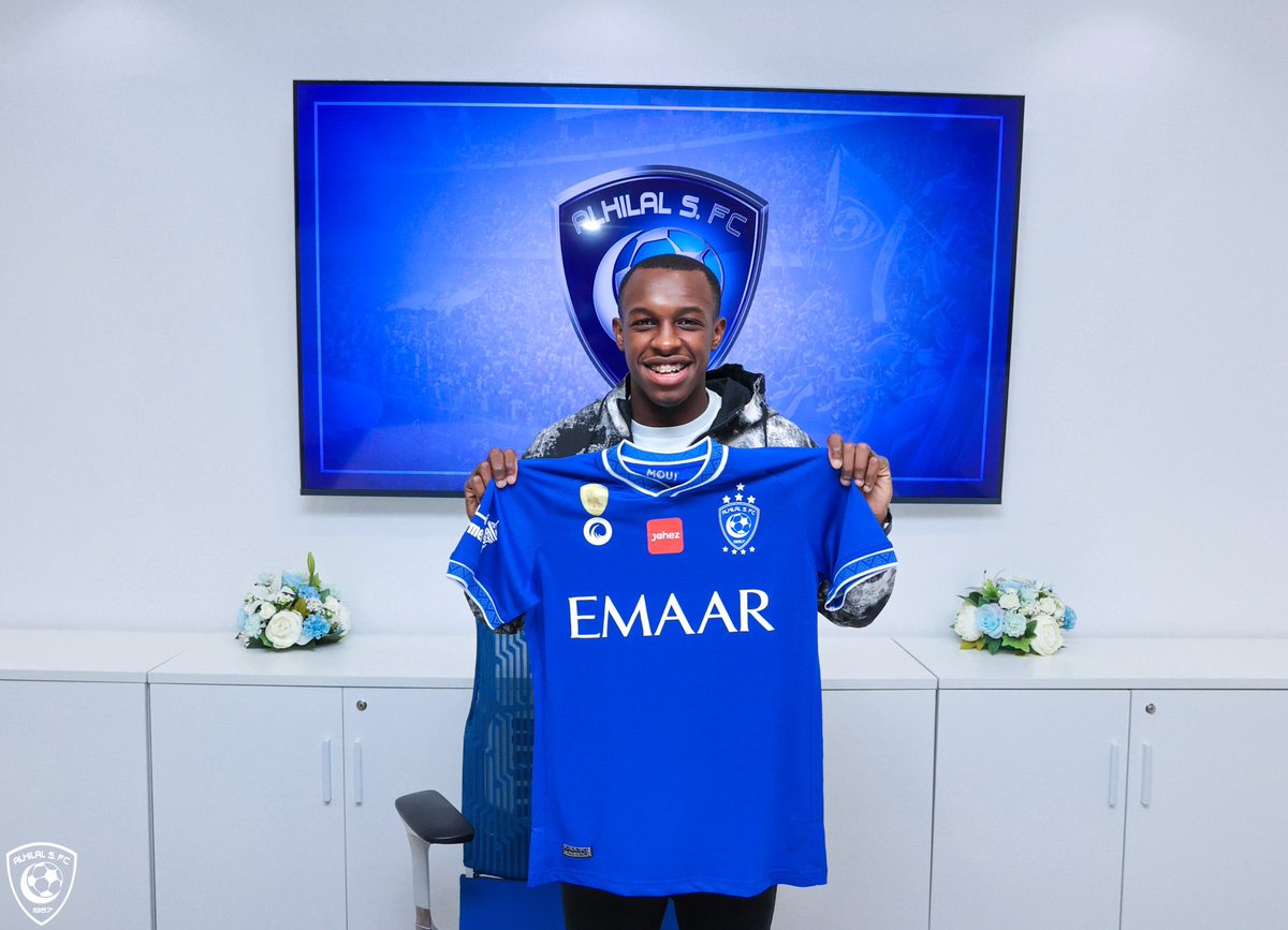 SINHfc's tweet photo. 🚨 الرياضية :
إدارة #الهلال تقدم هدية سيارة خاصة للاعب سعود عبدالحميد. https://t.co/fHMVN1PLQ8