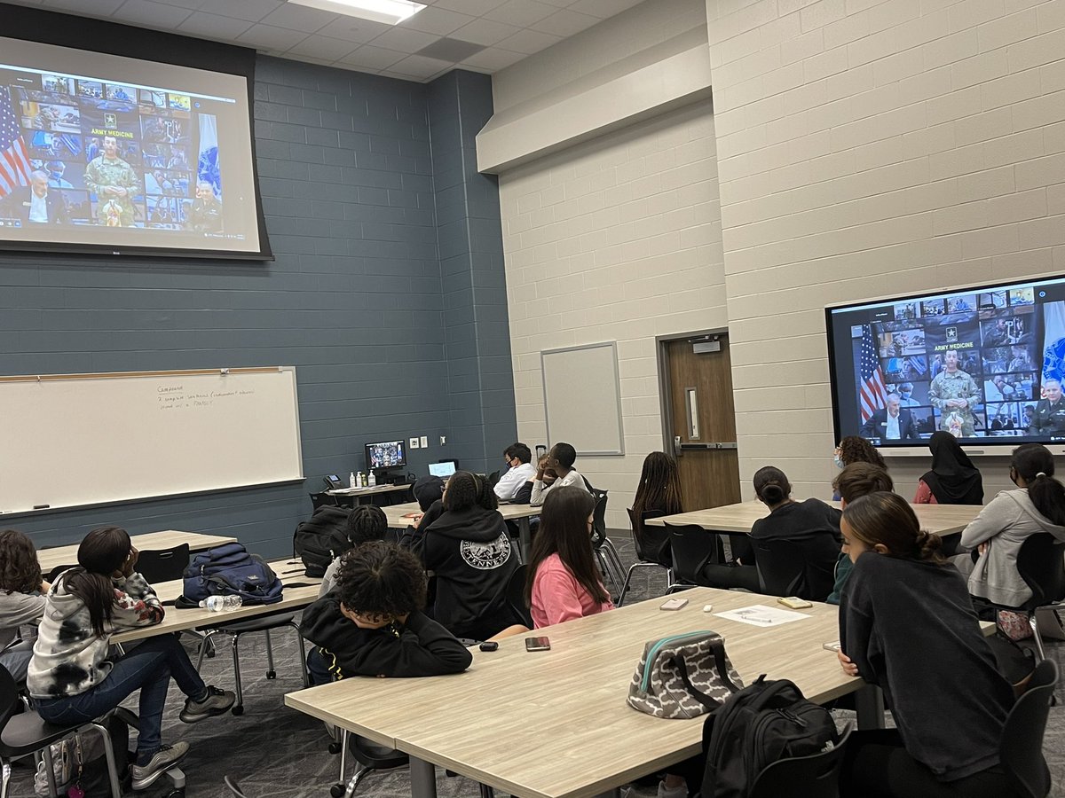 RandleHealthCTE's tweet photo. @RandleHS HOSA students participated in a Army Medical 🏥 Career Showcase via Zoom with MedCOE in San Antonio Texas! HOSA students will be looking forward to a future tour of their Medical Training Facilities @LamarCISDCTE #LionPride 🦁🖤🤍 HOSA Sponsor @MrsKaiW 🍎 https://t.co/0MrfT8K03d