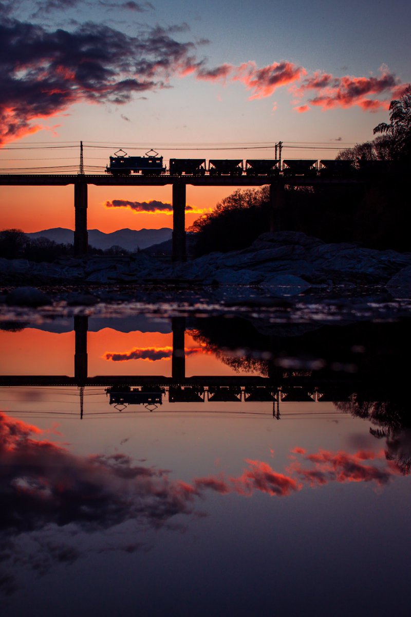 RabyuRabyu115's tweet photo. 素敵な夕焼けでした
2020年1月13日 秩父鉄道 https://t.co/VEODnrw3Qp