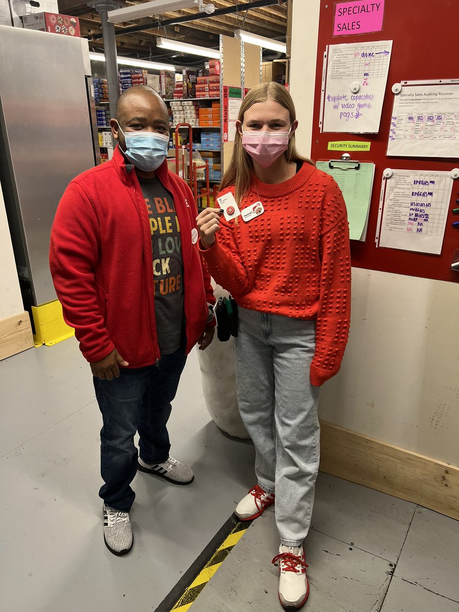 Kaitlin_Schager's tweet image. Care, Grow, and Win together!!! Shout out to TL @TargetHannah for being such an amazing leader! You truly make our stores culture so positive!! T3374 is so lucky to have you!! Congratulations 🥳 @Le_Hulett