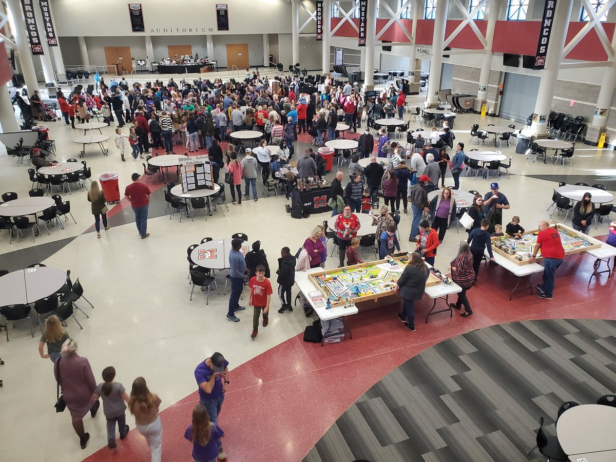 moorem_math's tweet photo. @OklahomaFIRST @MustangSchools robotics expo! https://t.co/yMKH5JP1dG