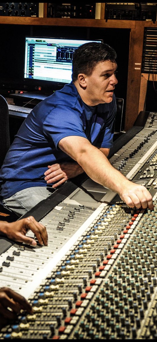 RoyalTMixes's tweet photo. Getting artist comfortable in the booth hearing themselves crystal clear,, gives the best performances. 🎧#audioengineer #mixing #mastering #analog #homestudio #grammys #recordingstudio #recording #recordingartist #music  #musicproducer #musicians #musicproduction  #StudioLife https://t.co/D1wx5jDsuq