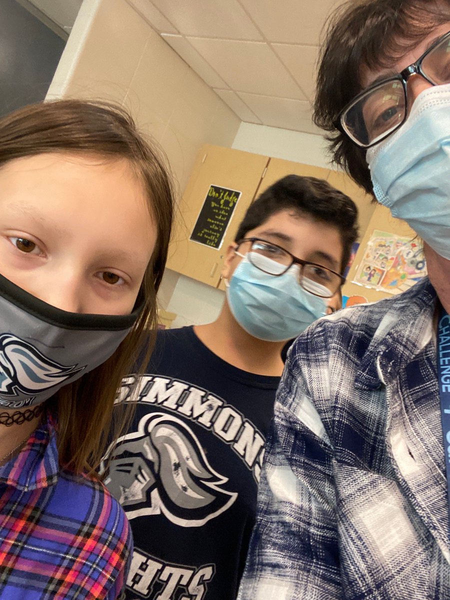 Flood1Tracy's tweet photo. Glad to show off our @Simmonsknights1 plaid!! #spiritdayfun https://t.co/6Ag4UWSF1L
