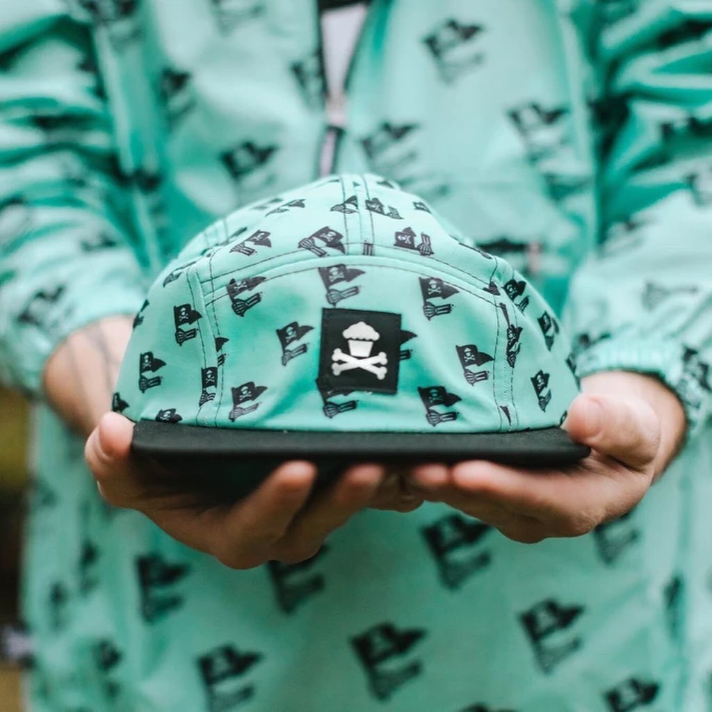 JohnnyCupcakes's tweet photo. Today only! Headwear as low as $10 - here: https://t.co/zsKCMB2ykw ππΌβ¨π
π½π #johnnycupcakes #fivepanels #5panels #boston https://t.co/BGymHUXnTJ