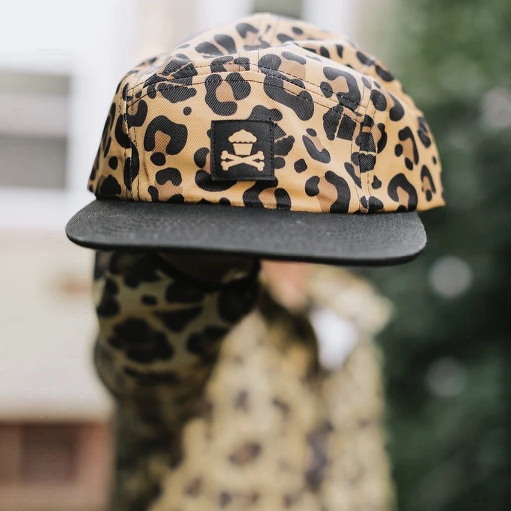 JohnnyCupcakes's tweet photo. Today only! Headwear as low as $10 - here: https://t.co/zsKCMB2ykw ππΌβ¨π
π½π #johnnycupcakes #fivepanels #5panels #boston https://t.co/BGymHUXnTJ