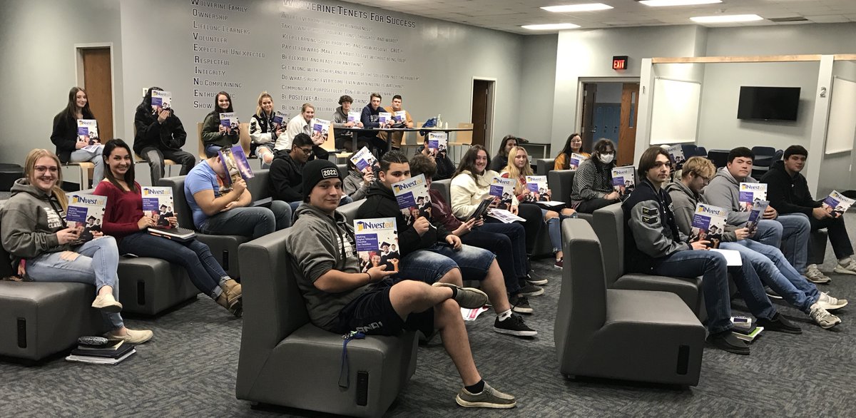 INvestEdIndiana's tweet photo. Our week started on a positive note with a wonderful visit to White River Valley HS to file #FAFSAs! #FinancialAid #LessDebt 

@WRVwolverines https://t.co/yovIHKG2dP