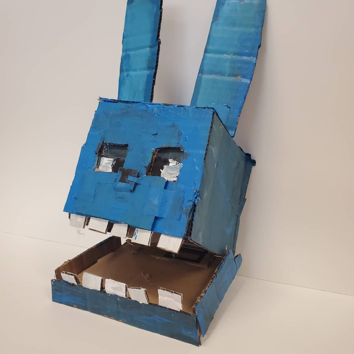 OAP_ART's tweet photo. 5th grade cardboard sculptures! @oapetersonNISD #oapbettertogether @nisdfinearts #nisdartrocks https://t.co/4j0pz6Yrsm