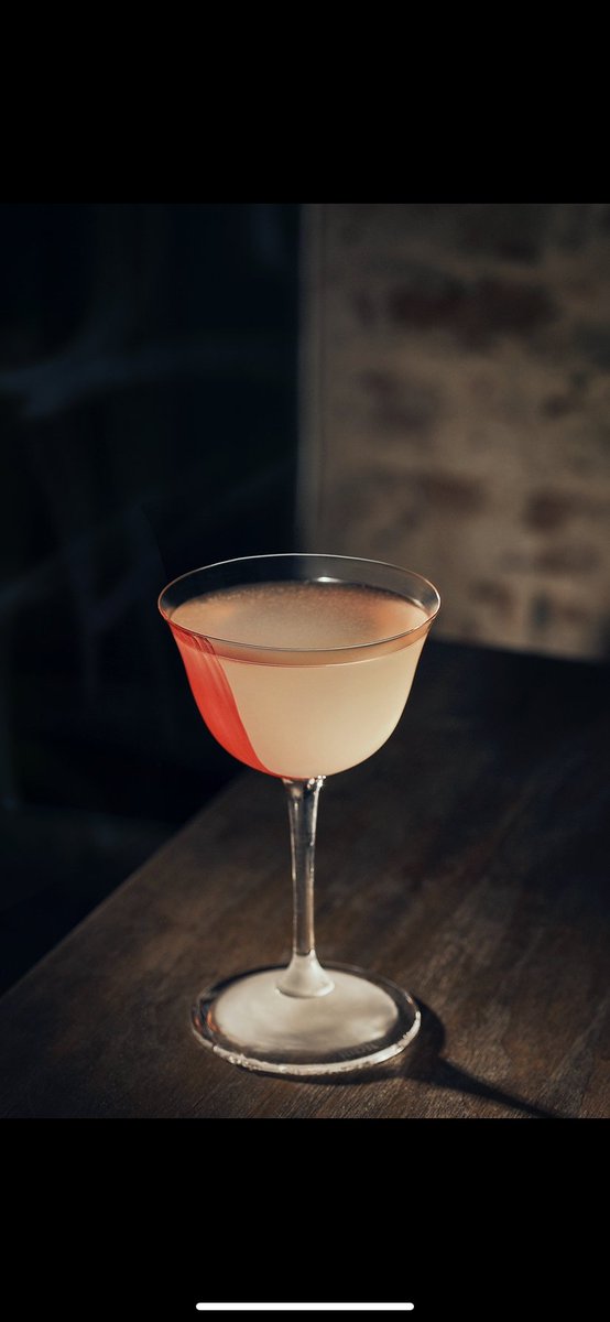 The Grosera is a Cocktail from the first menu of our <a href="/3monosbar/">Tres Monos</a>. It's simplicity &amp; the use of regional products as a base compliments with white Currants and Pear Cider from Patagonia Argentina create a beautiful combo. Get the full recipe on our IG: hubs.li/Q010mKLK0