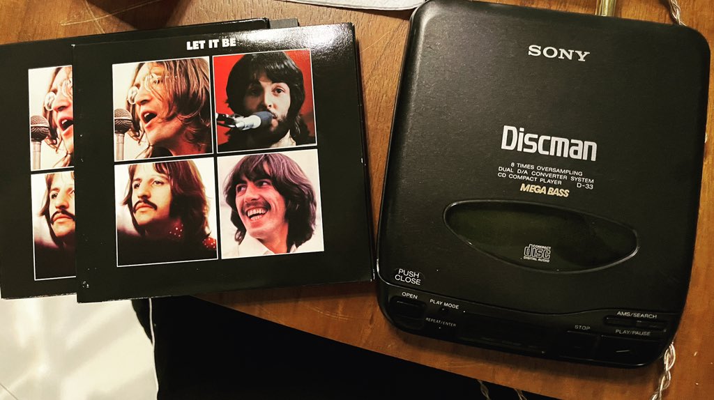 horizonteaudio's tweet photo. El exquisito sonido de los Discman D-33 de Sony es comparable con algunos decks. Qué mejor compañero que “Let it be” de The Beatles.

#thebeatles #discman #cdrom #music #música https://t.co/mCkKO586Ib
