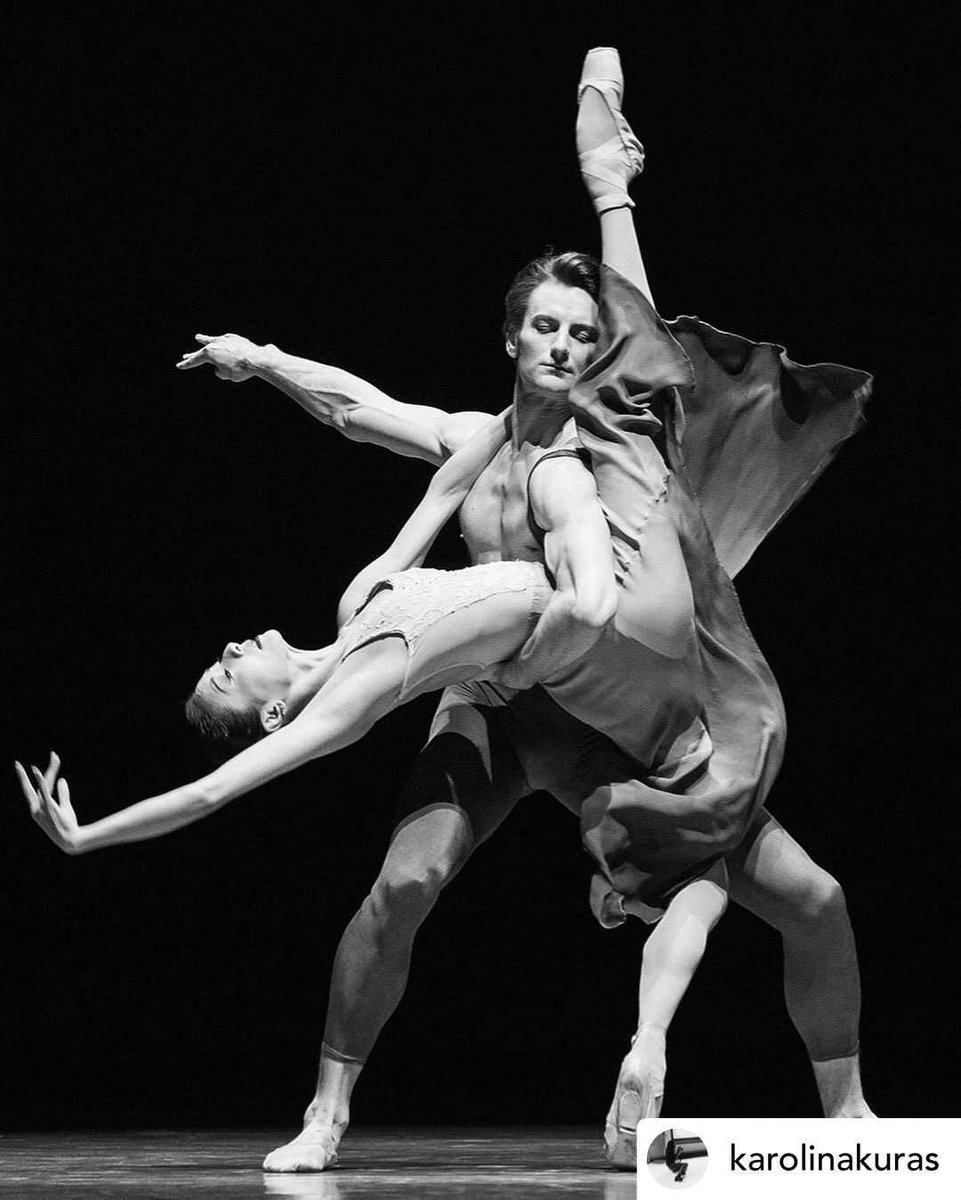 Just a little mid-week magic ✨

Posted <a href="/withregram/">Repost app</a> • PC: <a href="/karolinakuras/">Karolina Kuras</a> 
🩰: <a href="/aaronrobison86/">Aaron Robison</a>, @tanyuanyuansf, <a href="/sfballet/">San Francisco Ballet</a>, @fjordreview
#ballet #liveperformance #theatre