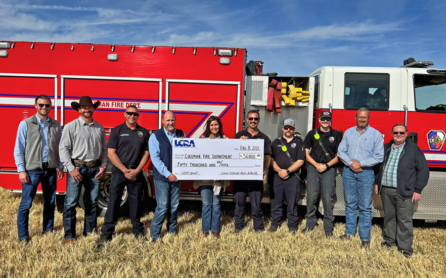 LCRA's tweet photo. Thanks to a $50,000 grant from @LCRA, the Coleman Fire Department will open a live-fire training facility where firefighters can gain valuable experience in a controlled-risk setting.#LCRAGivesBack
https://t.co/1SRXqV5Xzd https://t.co/2PxQSjKDlM