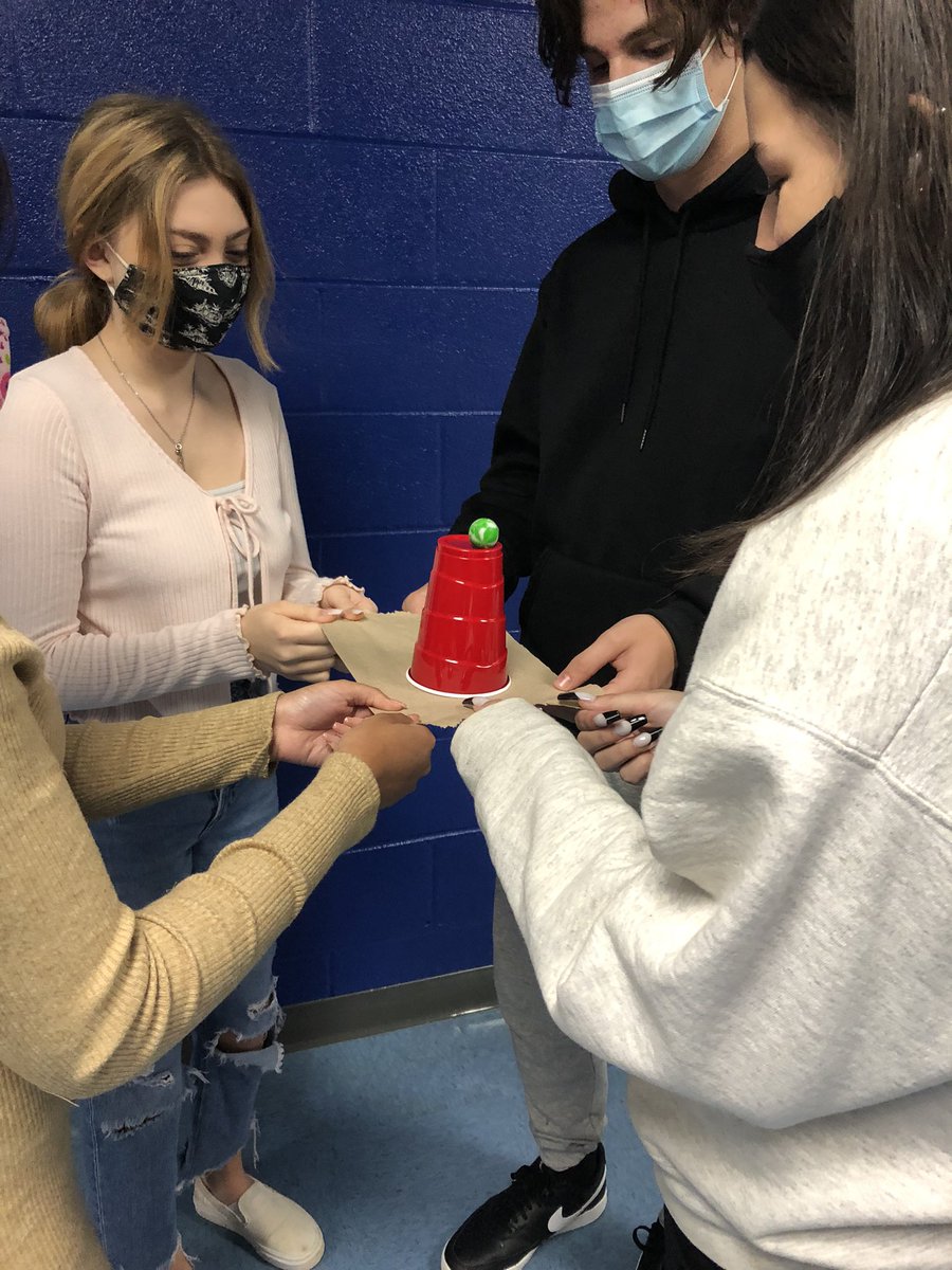 AmberMillerKHS's tweet photo. Group Dynamics Day 2! #challenges #khschiefs #vbschools https://t.co/wnXgNEl9dZ