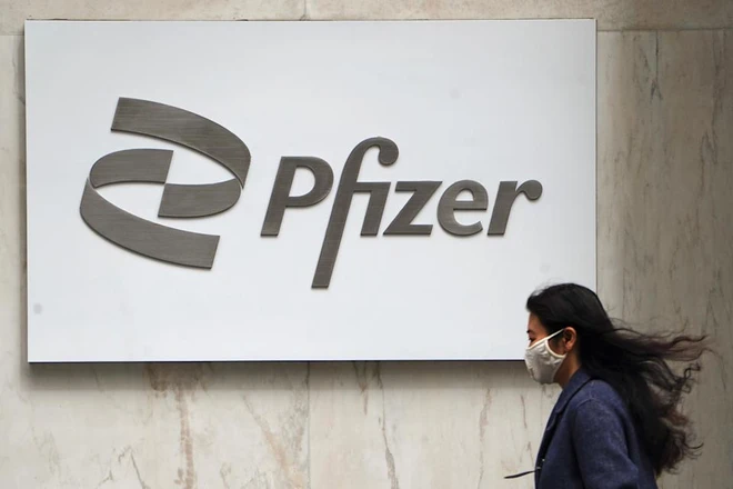 MarcusJunno's tweet photo. Pfizer reaches settlement with former employee suspected of data theft
Pfizer successfully negotiated with former employee Li Chunxiao, after the company filed a lawsuit against her two weeks ago for allegedly stealing confidential documents related to the Covid-19 vaccine. https://t.co/kS404M0MeS