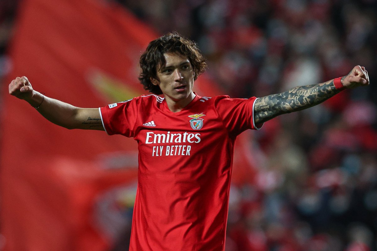 ChampionsLeague's tweet photo. 🦅 Benfica are through to the last 16 for the first time since 2016/17 👏

#UCL https://t.co/FgL3JSYv7r