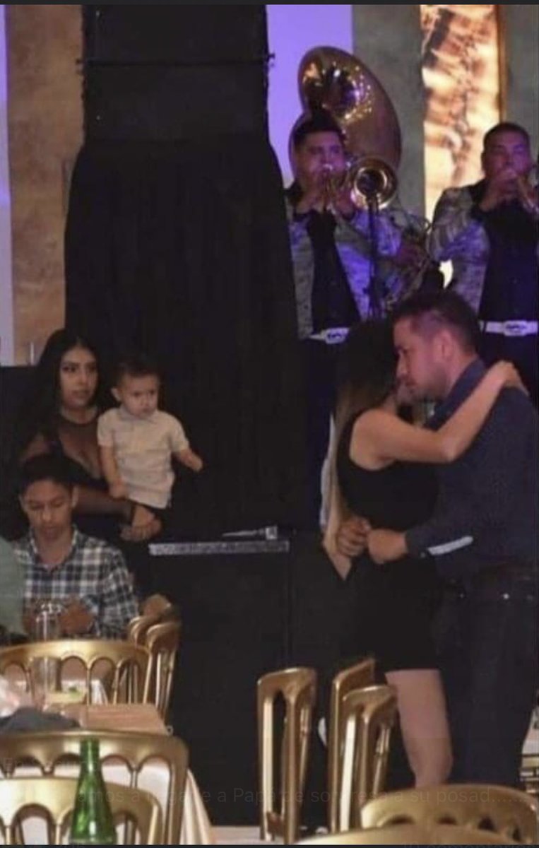 — Niños vamos a llegarle a Papá de sorpresa a su posad....