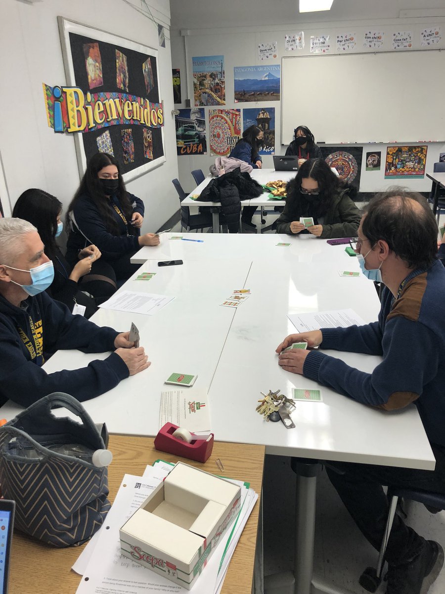 Circolo italiano playing scopa and trying panettone. Come sono bravi questi ragazzi! <a href="/LeydenModern/">Leyden Modern Languages</a> #leydenpride #orgoglioleyden