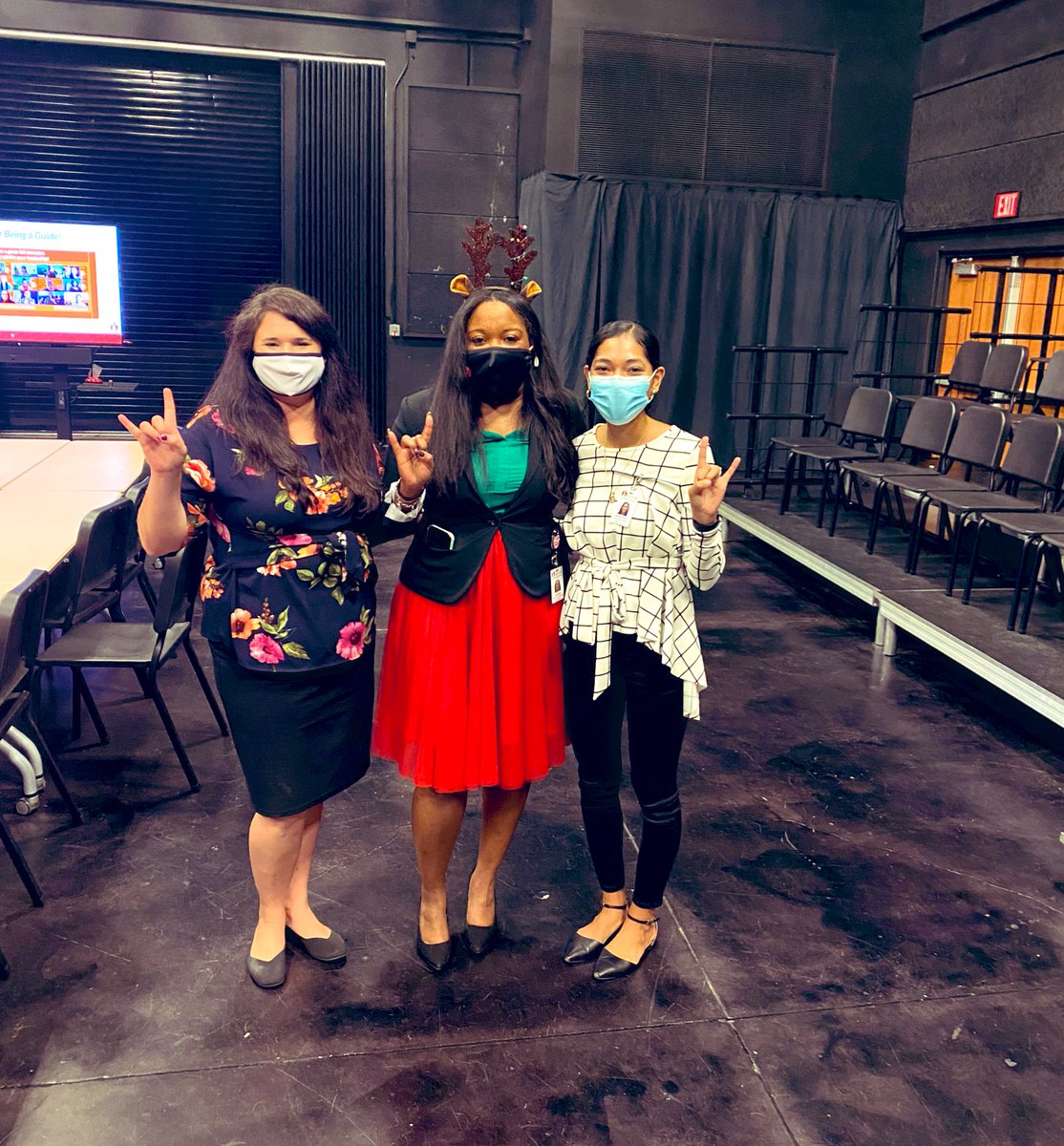 AngelWilson36's tweet photo. Thank you to principal residents, @alengnickhall and @marisol_rosser, for sharing out today during our Lunch-and-Learn at Principal’s Meeting with our principal mentors. We learn best from each other. 

@drdebracantu - You are such a great thought partner and support system. https://t.co/TxZWPBOism