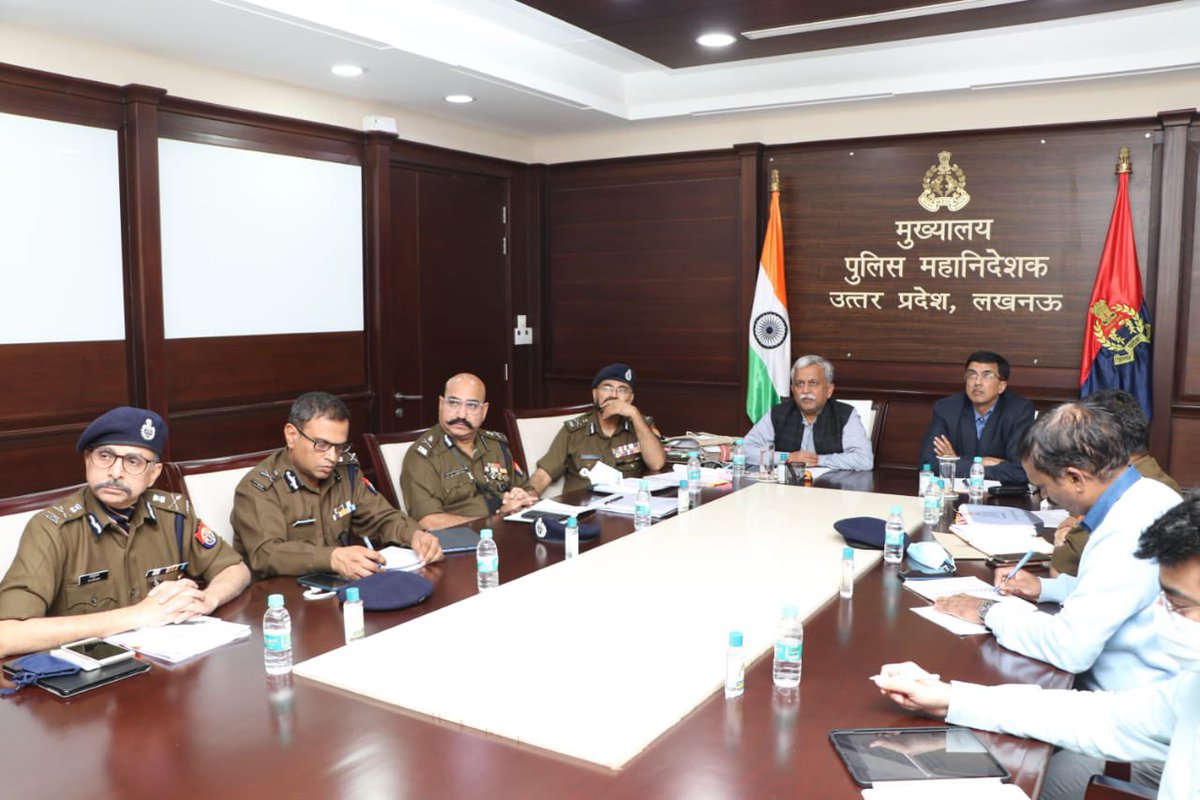 UP POLICE tweet media