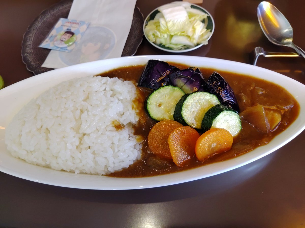 園林さんで昼飯。まじうまカレー大盛。
辛さ控えめのお子さんでも食べられるうまーなカレーでした。
宜しければノート書いてとあったので、1発描きで初めてなでしこちゃん描いてみました…w
似てねえw