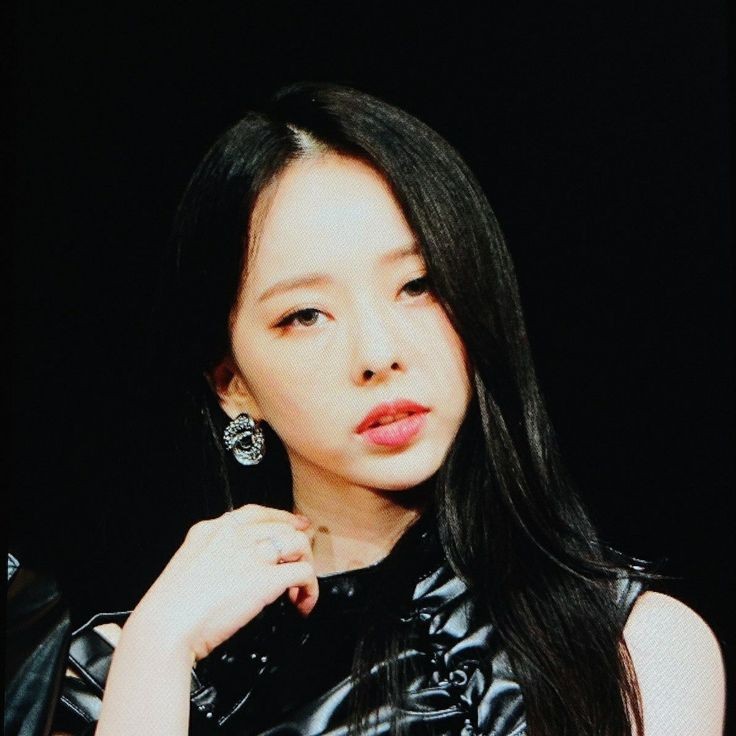 nabiviwon's tweet photo. happy birthday queen 👑 https://t.co/pnPjExzICZ