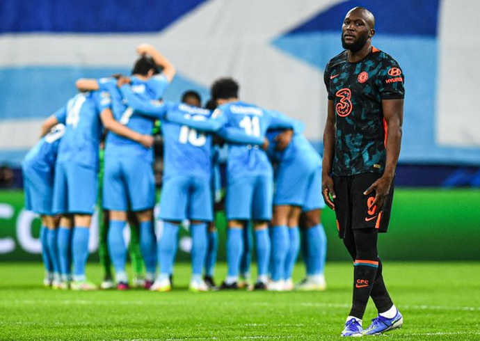 InsideSportIND's tweet photo. Despite a Brilliant Timo Werner brace, Chelsea “CONCEDES CRAZY LATE GOAL” to finish Runners-Up in Group H;
Check Full 👉 https://t.co/nUhJkQJWJQ
#Chelsea #Zenit #ZenitvsChelsea https://t.co/JwEhn0z4JB