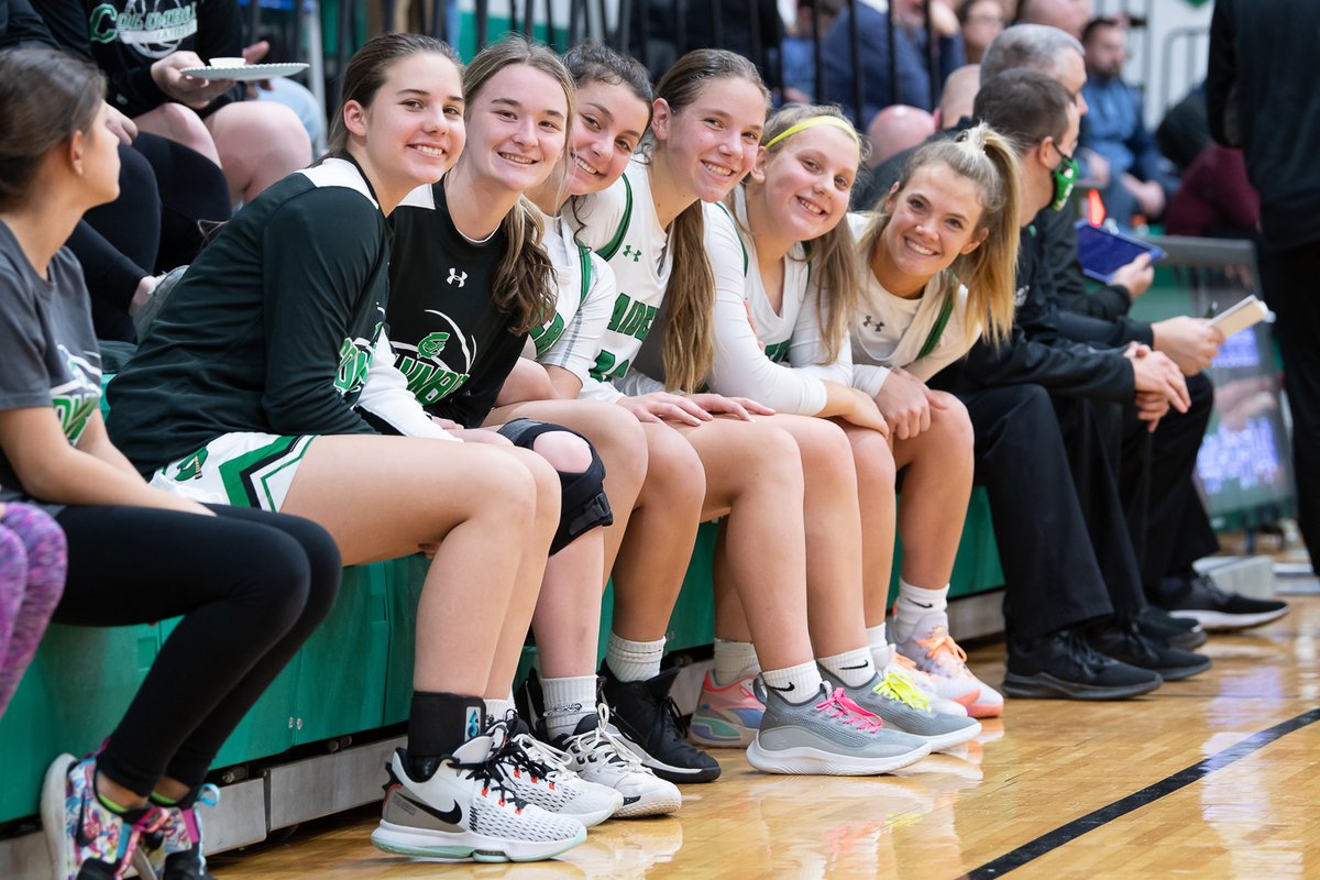 russellgifford's tweet photo. Plenty of smiles on the Columbia sideline tonight. @rachelwashburn_ @CHSRaidersWBB @CHSRaiders https://t.co/o2Zc4ixWWS