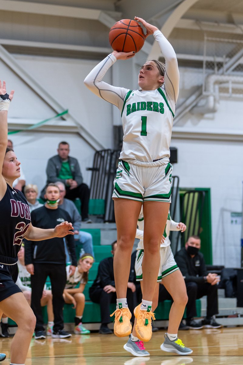 russellgifford's tweet photo. Columbia's @EliseChampagne6 rises up with the shot in the lane against Wellington. @CHSRaidersWBB @CHSRaiders https://t.co/UcUB9l8Tmz