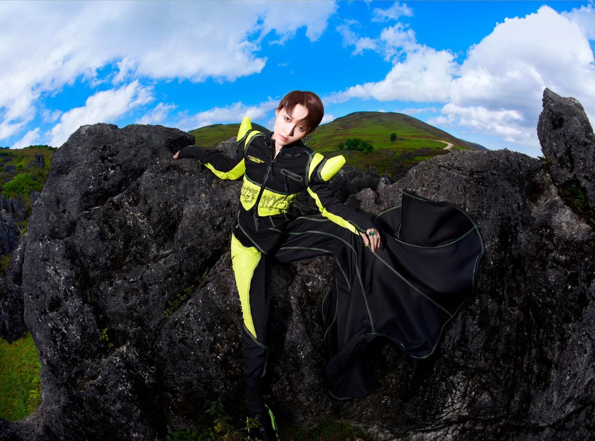 Trending Weibo tweet media