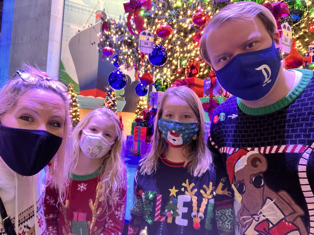 JGSmuksta's tweet photo. So much fun these last few days! Museum of Science and Industry and Santa at Bass Pro! Loving every moment of this 2021 holiday season! @BassProShops @msichicago #MerryChristmas #holidaytraditions #santa #smukstafamily https://t.co/lERE8LTyU1