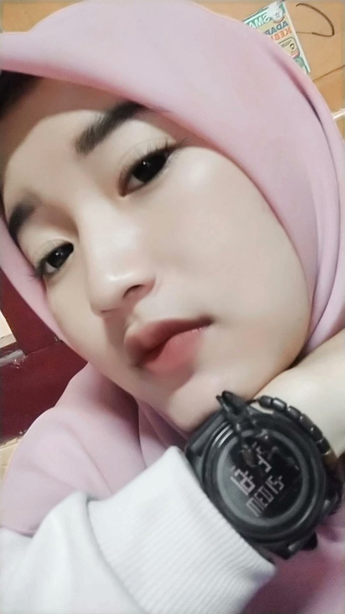 VegarFafera's tweet photo. Panas panas gini enaknya dikipasin sama duit https://t.co/5CziHQTNpT