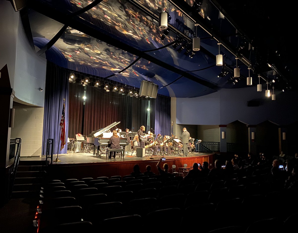mrscring's tweet photo. 2021 Winter Concert &amp; Art Display. Congrats to all the performers and artists! https://t.co/WH8ZfFuDnF