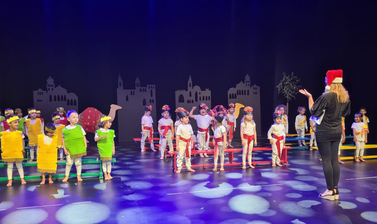 BSMuscat's tweet photo. The Sneak Peaks continue! Today FS2 are getting into the festive mood! 🎶 @BSMuscatHeadPri @PrincipalMuscat #BSMuscatPrimary https://t.co/KZQhgPz1cS