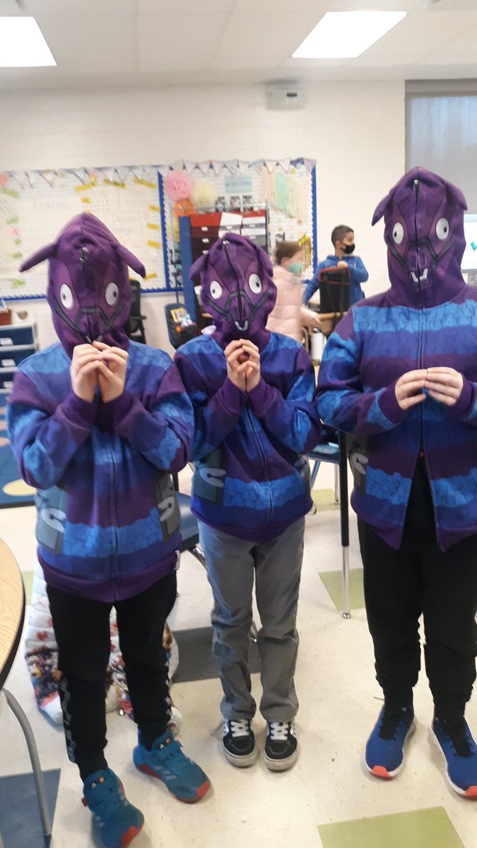 mkjeldsen2's tweet photo. Twin Day! It never gets old! #twinday #oakridgemustangs https://t.co/fBPmlBxGkI