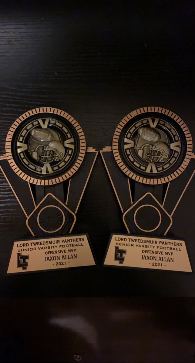 jjaxonallan's tweet photo. Blessed to say I received Offensive Mvp for the Junior Varsity football Team and Defensive Mvp for the Varsity football team. Bigger things coming in the future🤞🏼🇨🇦🖤 https://t.co/rVsCWGWGVt