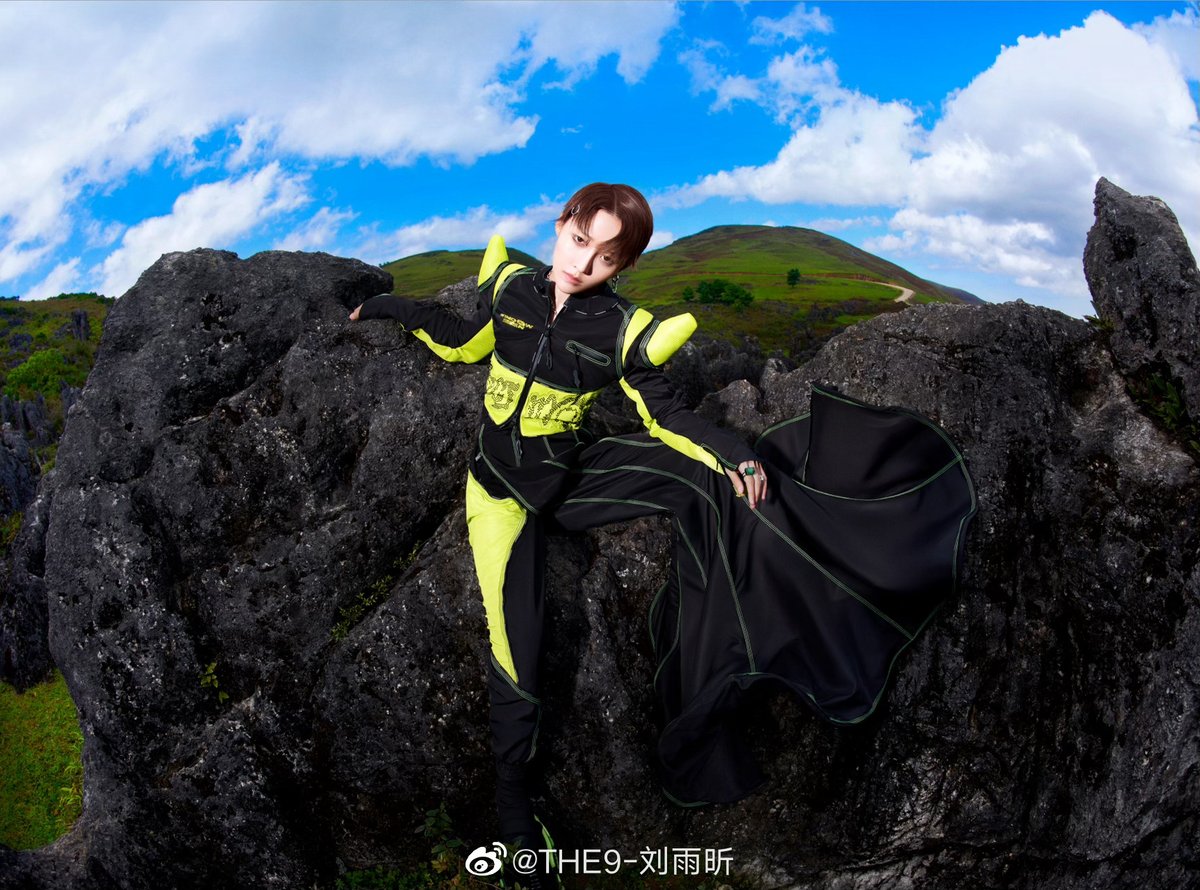 DailyCpop's tweet photo. #LiuYuxin's photoshoot for her Xanadu album
#XinLiu https://t.co/aFTxR5F3AE