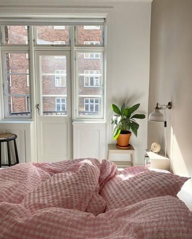 etherealdior's tweet photo. early mornings at my apartment https://t.co/13z14onDyG