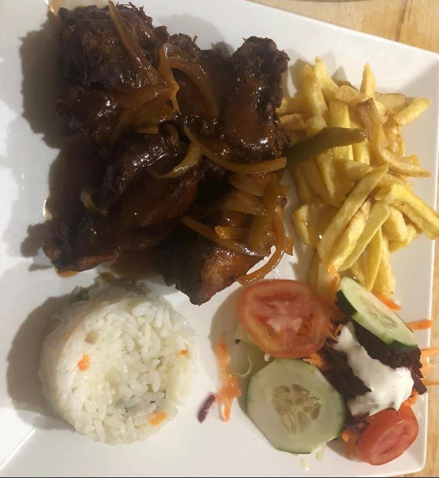 InturRACCS's tweet photo. Disfruta de estos exquisitos platillos en el Restaurante Coliseo😋😋😋👩🏼🍳👩🏼🍳👩🏼🍳
#RACCS
#visitbluefields https://t.co/czTutrexaE