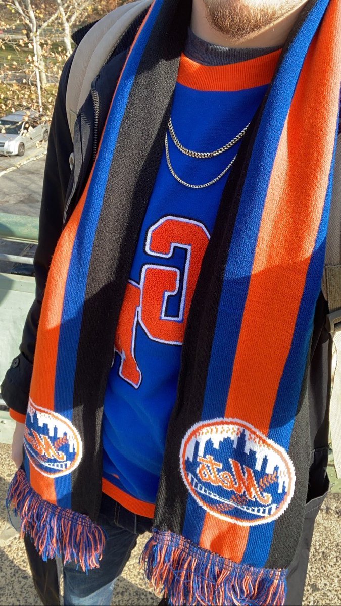 Willetspoint_M's tweet photo. Nothing’s better then wearing @The7Line scarf and varsity sweater! Awesome combination! #LGM #mets #the7line #Christmas #NYM https://t.co/e9qVVNp6la