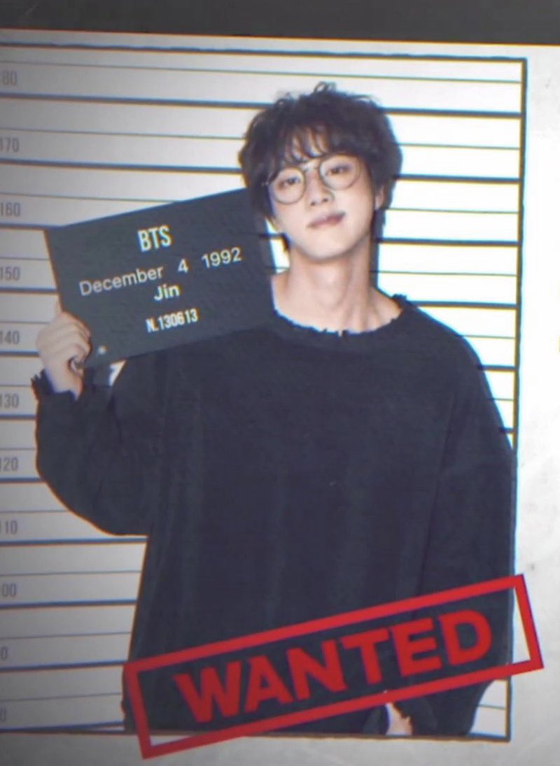 jingallery's tweet photo. THE SMIRK??? KIM SEOKJIN.. https://t.co/esefyZO2WW