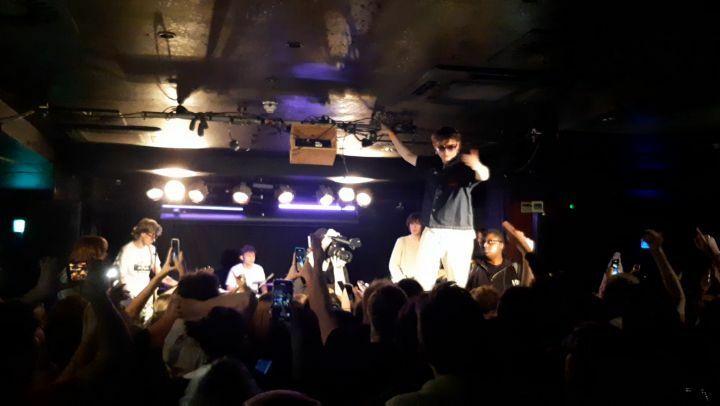 MusicNewsWeb's tweet photo. Mosh pit moves as #Bilk #bilkbandpage @bilkbandpage headline #o2academyislington @O2Islington. Review soon on https://t.co/cGbkkwo6Jk @scruffoftheneck #scruffoftheneck https://t.co/wkvOgXx9AB https://t.co/FUOOB94bE7