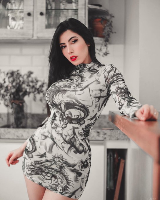 Danielle Vedovelli 🌸 - 1 pic. 🖤🖤🖤 posting some pics cuz it’s been a while 😅 https://t.co/7OVZ6Qi48o