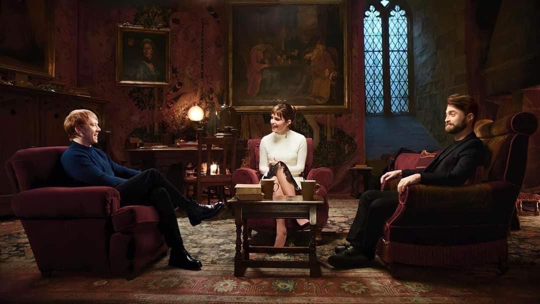 ¡Daniel Radcliffe, Rupert Grint y Emma Watson juntos de nuevo! Tenemos el primer vistazo al especial Harry Potter: #ReturnToHogwarts ⚡️