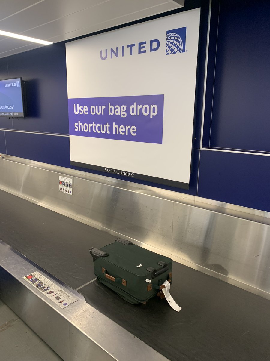 Bag drop shortcut is officially open in LAX! Exclusive to our app users, you’ll be invited to use this special bag drop area to skip the lines. Have a great flight bag #1! #hack #beingunited <a href="/Tobyatunited/">Toby Enqvist</a> <a href="/GrewalMandee/">Mandeep Grewal</a> <a href="/kkamyko2/">Katie Kamykowski</a> @ScottSmith_UAL <a href="/mcgrath_jonna/">Jonna McGrath</a> <a href="/ck_heisler/">Keith Heisler</a>