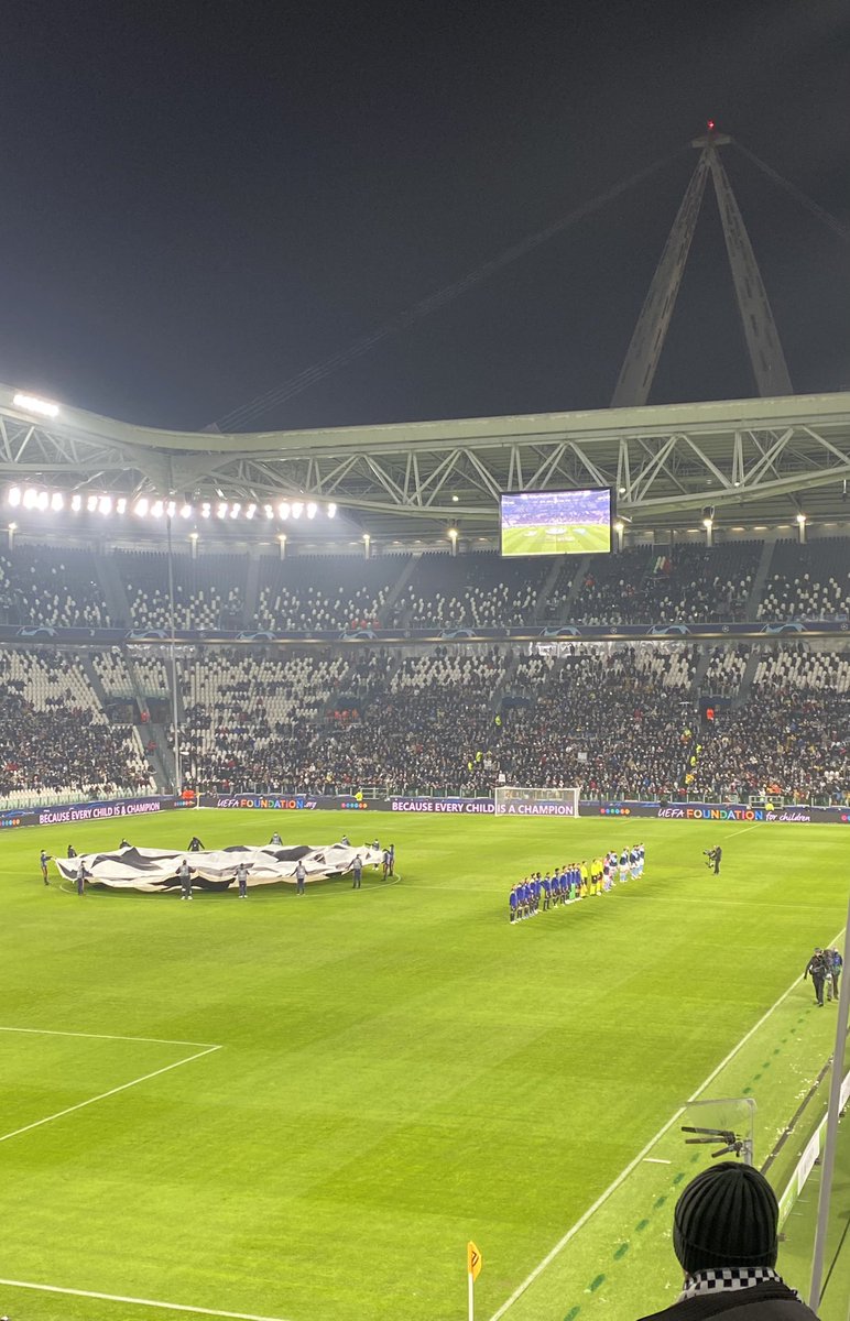 NathanBani's tweet photo. Deuxième passage au stade en 3ans, un plaisir démentiel #JuveMalmo #FinoAllaFine #UCL https://t.co/B7DUQS3vXf