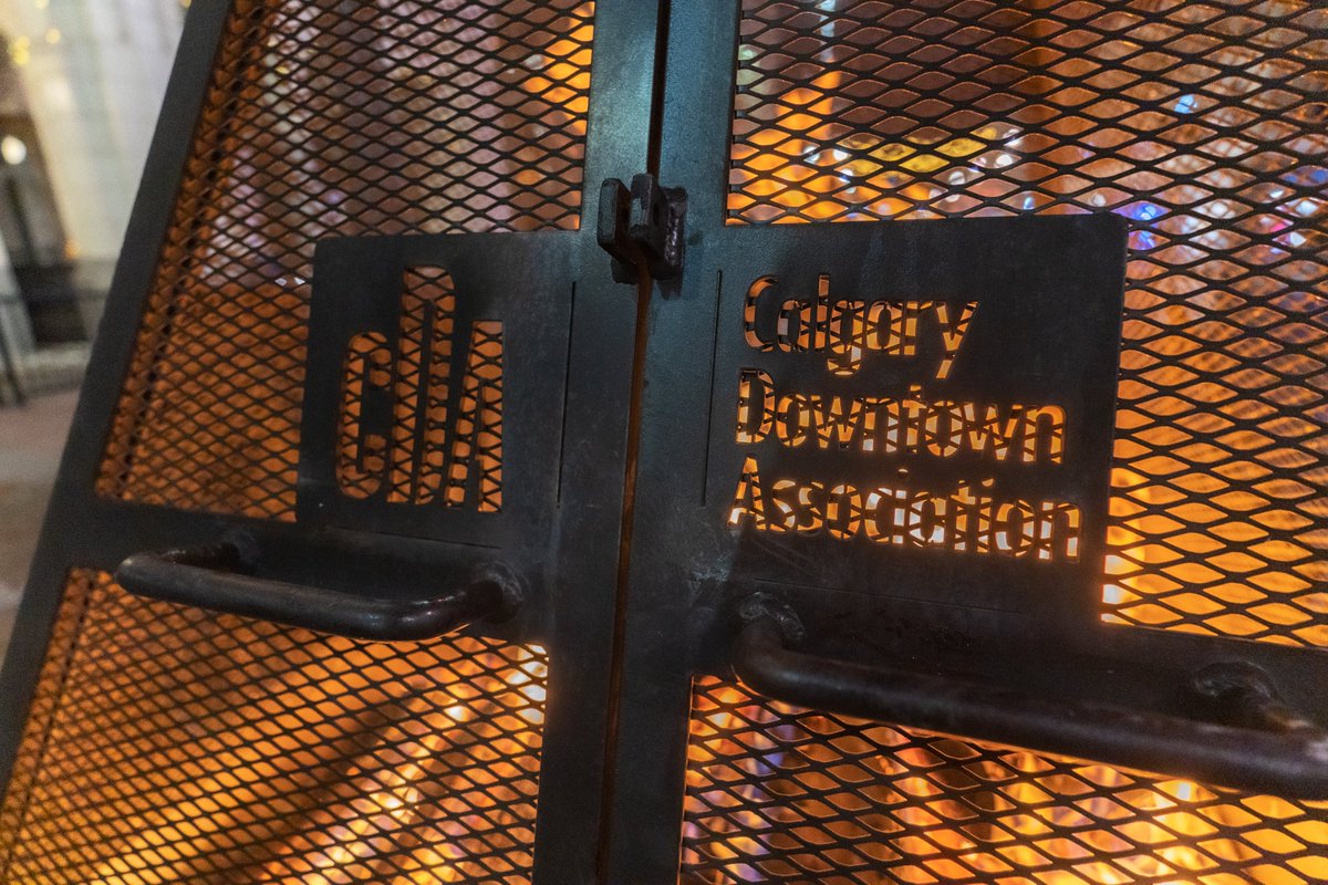 evanshuntgroup's tweet photo. The weather outside is definitely frightful, but being out there is pretty darn delightful thanks to @downtowncalgary's #DeckTheAve.
It's been a pleasure to support the CDA as they transform #StephenAve into a winter wonderland of firepits, a @snapfotoclub pop-up, & plenty more. https://t.co/xBktijGd4Y
