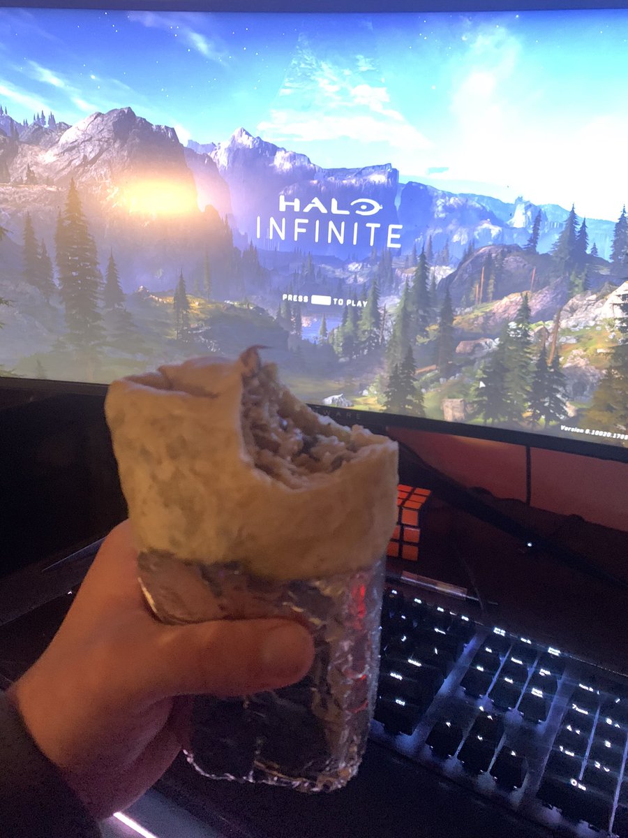 imVexas's tweet photo. Thanks for the burrito @Ninja! Perfect dinner as I start the Halo campaign 😎 https://t.co/nmt19AVk1J