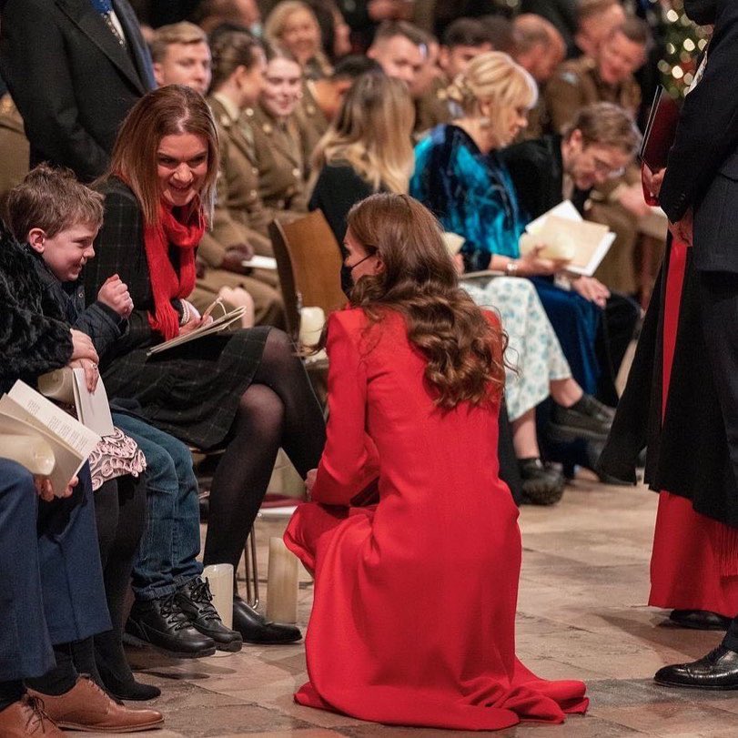 ItaT22Squad's tweet photo. 📸| Tom meeting the Duke and Duchess of Cambridge in London. #tomfelton (Credits to the owners) https://t.co/awfNBSxLW6